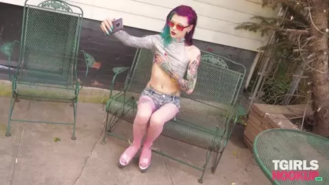 TGirls Hookup – Kelly Quell & Xena Kitty – Raver Girl Needs Her Cock Fix!