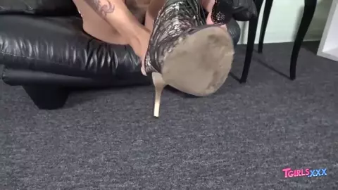 Yadira Cuellar Plays With Her Cock!