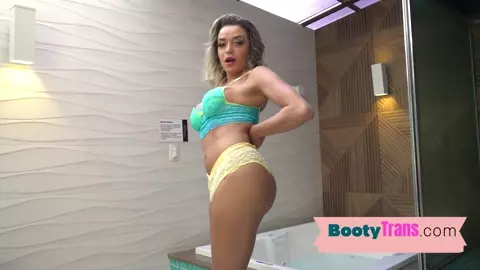 Big booty latina tgirl barebacking bbc in erotic couple