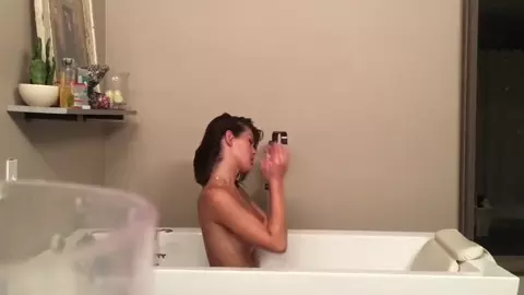 DAISY TAYLOR - Hot Bath Of a Beauty (OF)