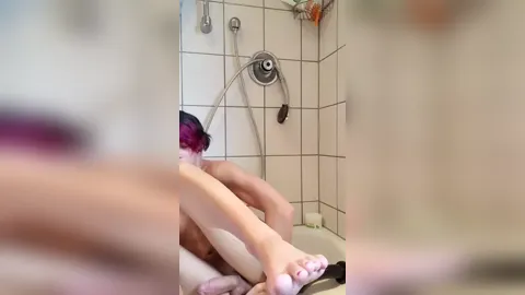 Gianina Maissen - Fun In The Shower