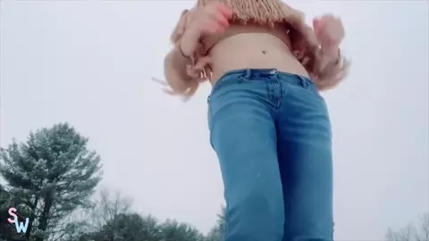 Shiri Allwood - Jerks Herself In The Snow