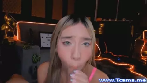 Hot Tranny Sucking Boyfriend Cock