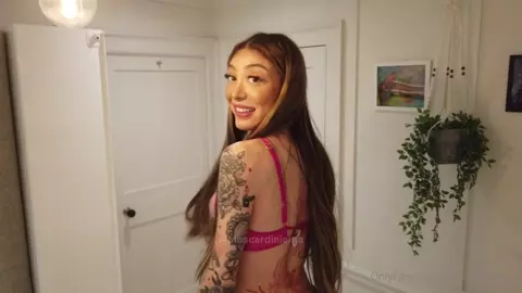 ONLYFANS - MOSCARDINIEMA ( ) - BIG ASS MOSCA GETS FUCKED