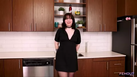 FEMOUT XXX  Dark Scarlett