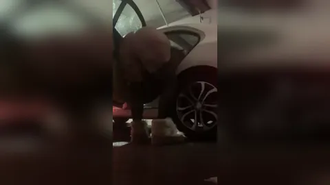 VALENCIA HALL washing car