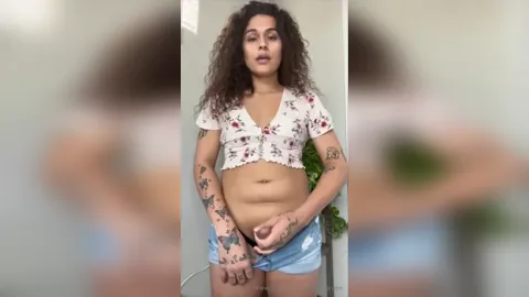 alisia cums & tastes it