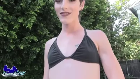 Carrie Emberlyn solo with short hair