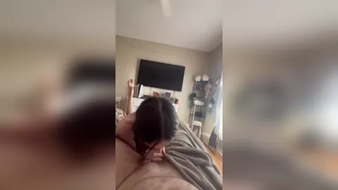 Coral Reef Seduces Her Roommate