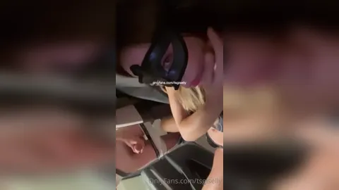Blonde gives BJ